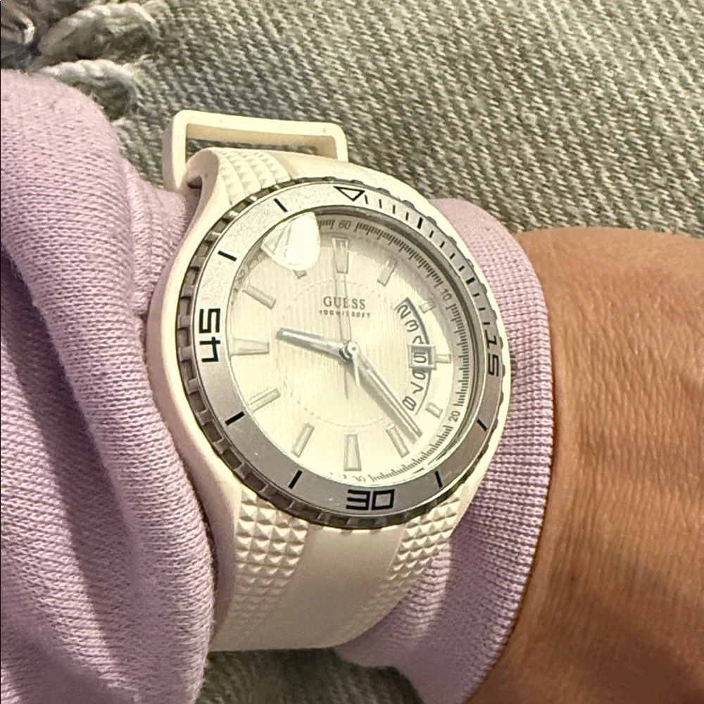GUESS White Smartwatch Case
